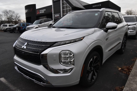 2025 Mitsubishi Outlander PHEV SEL AWD 4dr SUV