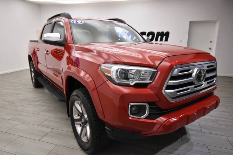 2019 Toyota Tacoma Limited 4x4 4dr Double Cab 5.0 ft SB - photo 4