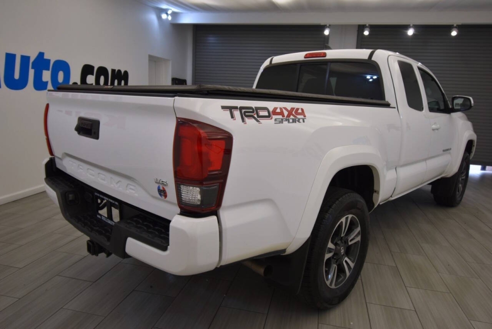 2019 Toyota Tacoma TRD Sport 4x4 4dr Access Cab 6.1 ft LB 6A - photo 3