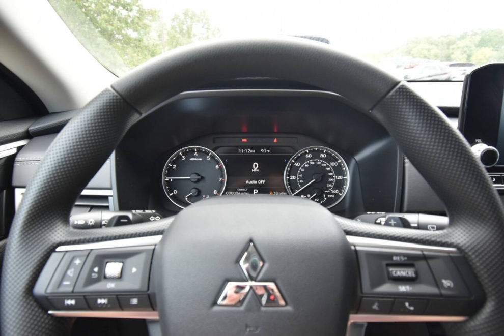 2024 Mitsubishi Outlander ES AWD 4dr SUV - photo 23