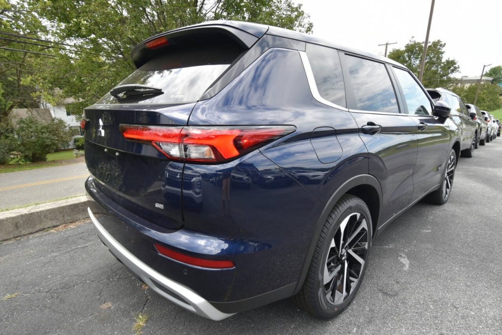 2024 Mitsubishi Outlander SE AWD 4dr SUV - photo 3