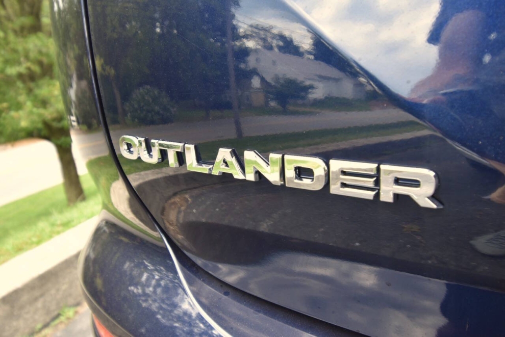 2024 Mitsubishi Outlander SE AWD 4dr SUV - photo 38