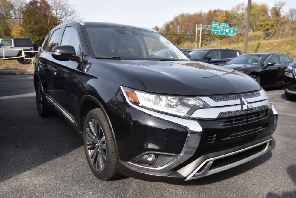 2020 Mitsubishi Outlander SEL 4dr SUV - photo 2