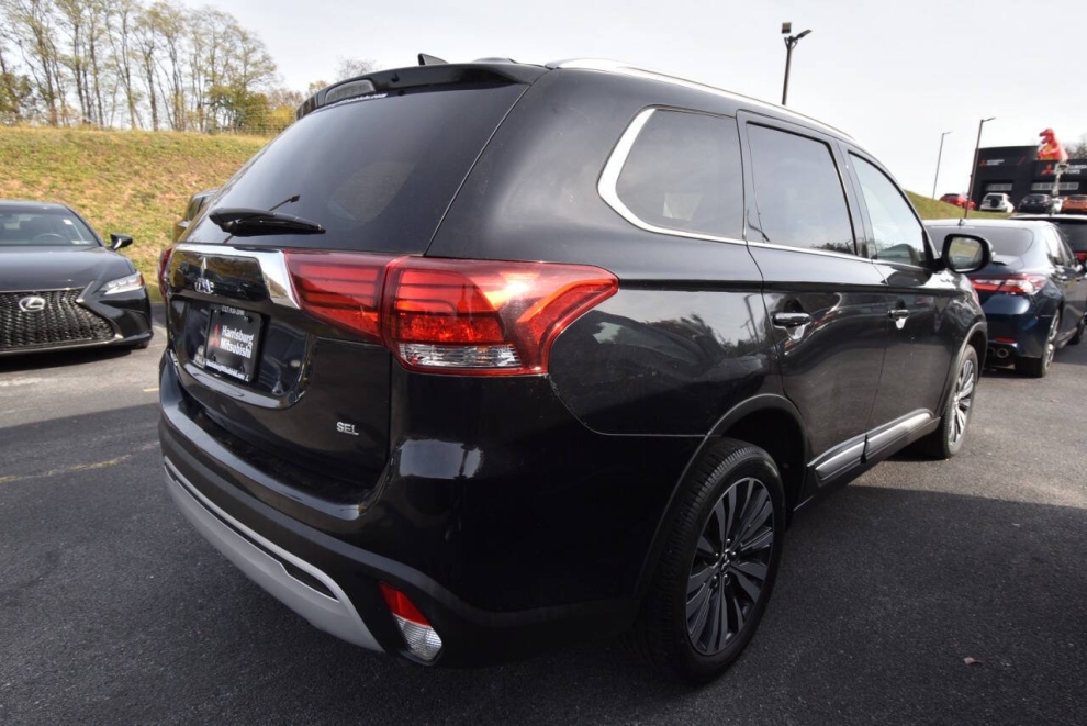 2020 Mitsubishi Outlander SEL 4dr SUV - photo 3