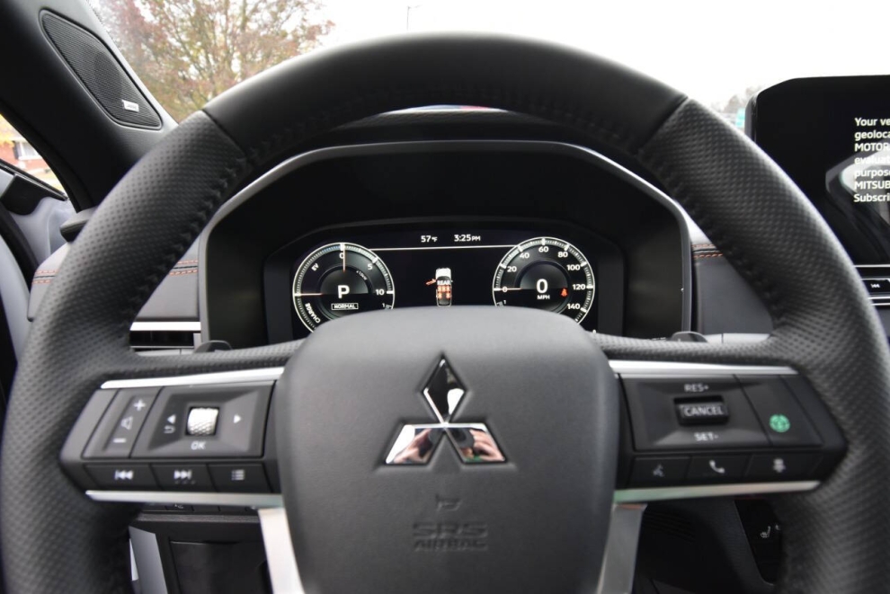 2025 Mitsubishi Outlander PHEV SEL AWD 4dr SUV - photo 17