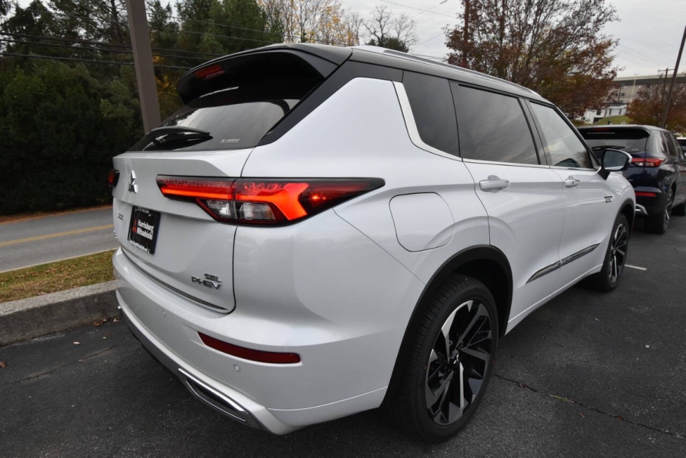 2025 Mitsubishi Outlander PHEV SEL AWD 4dr SUV - photo 4