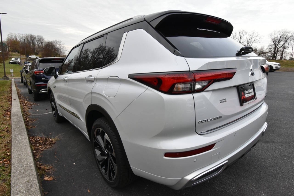 2025 Mitsubishi Outlander PHEV SEL AWD 4dr SUV - photo 6