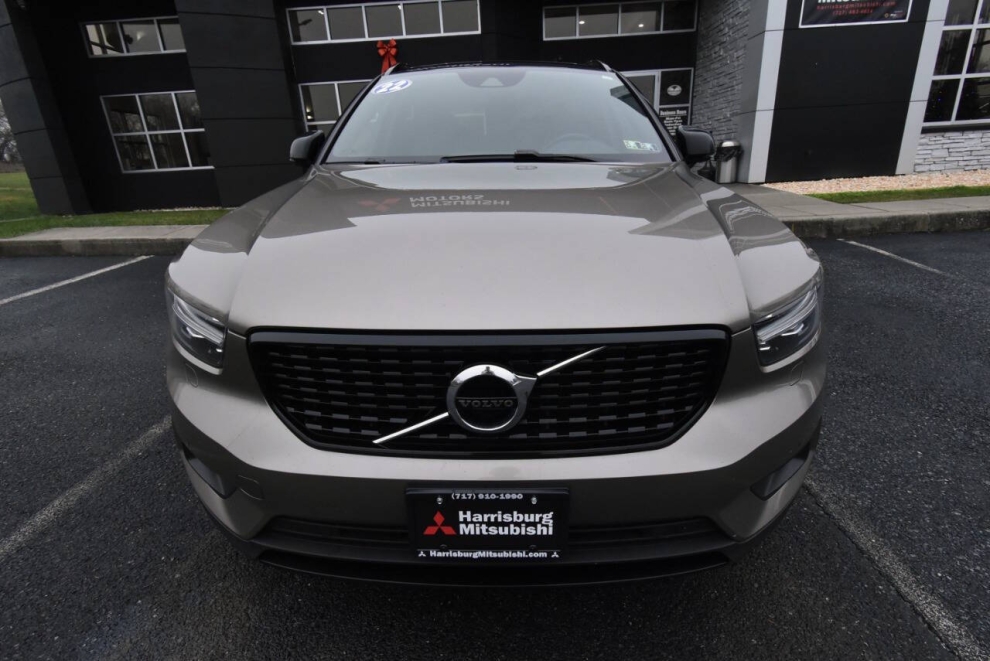 2022 Volvo XC40 T5 R Design AWD 4dr SUV - photo 2