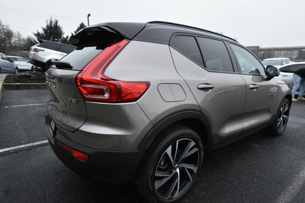 2022 Volvo XC40 T5 R Design AWD 4dr SUV - photo 4