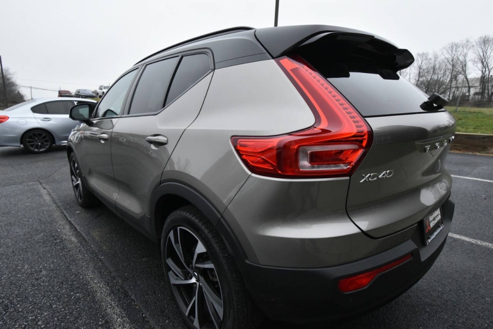 2022 Volvo XC40 T5 R Design AWD 4dr SUV - photo 5