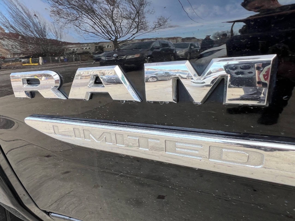 2019 RAM 1500 Limited 4x4 4dr Crew Cab 5.6 ft. SB Pickup - photo 32