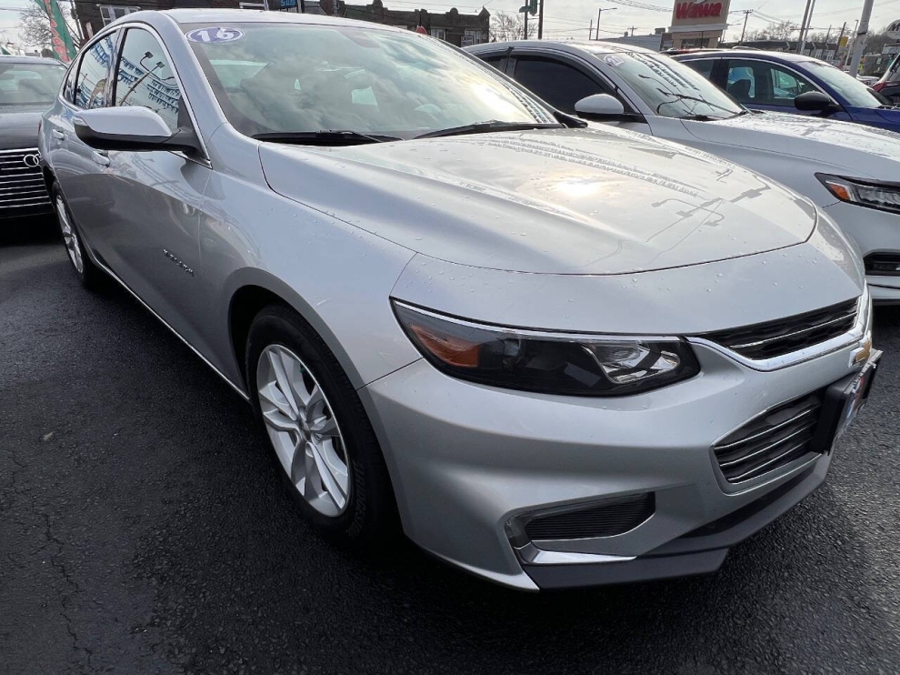 2016 Chevrolet Malibu LT 4dr Sedan w/1LT - photo 2