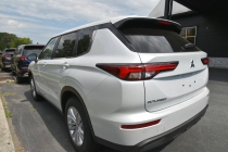 2024 Mitsubishi Outlander ES AWD 4dr SUV - photothumb 1