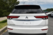 2024 Mitsubishi Outlander ES AWD 4dr SUV - photothumb 2