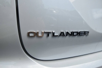 2024 Mitsubishi Outlander ES AWD 4dr SUV - photothumb 31