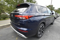 2024 Mitsubishi Outlander SE AWD 4dr SUV - photothumb 3