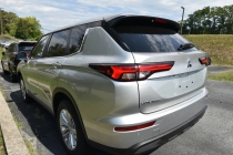 2024 Mitsubishi Outlander ES AWD 4dr SUV - photothumb 1