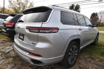 2021 Jeep Grand Cherokee L Overland 4x4 4dr SUV - photothumb 4